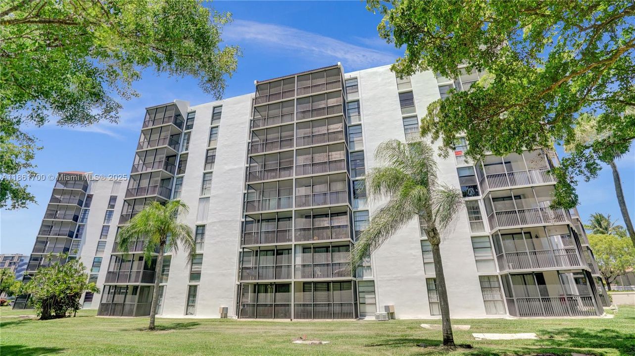 待售: $199,999 (2 贝兹, 2 浴室, 994 平方英尺)