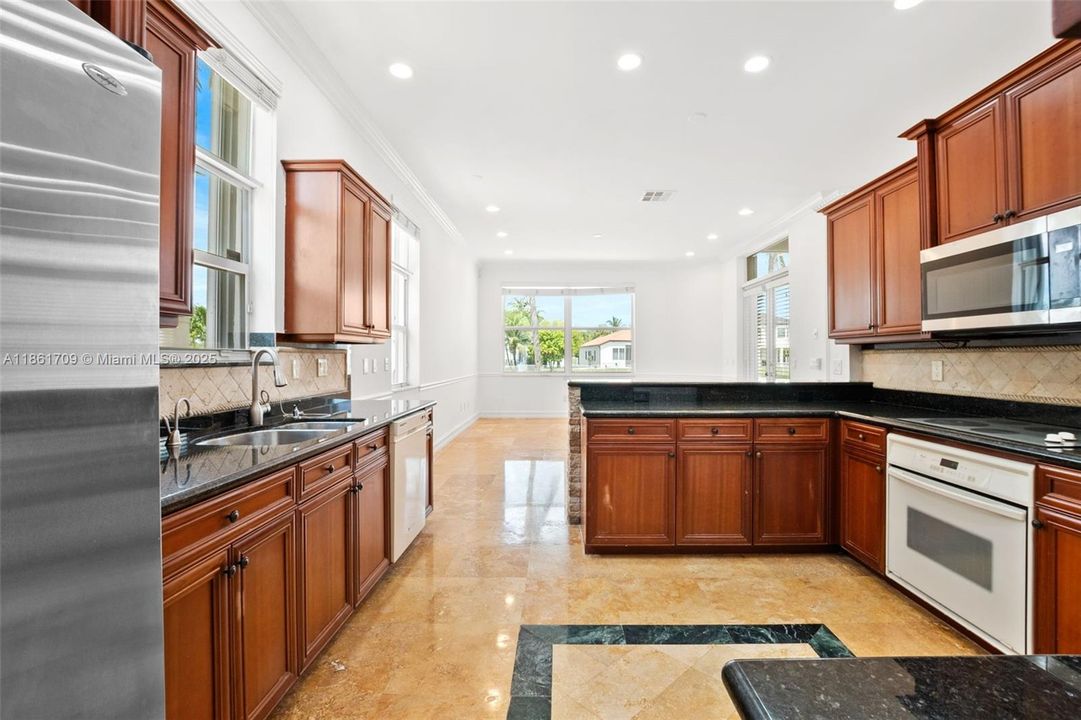 В аренду: $6,350 (4 спален, 2 ванн, 2692 Квадратных фут)