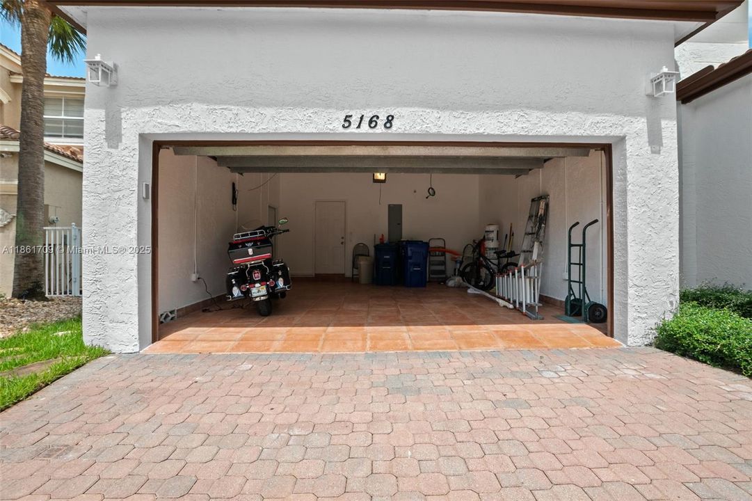 В аренду: $6,350 (4 спален, 2 ванн, 2692 Квадратных фут)