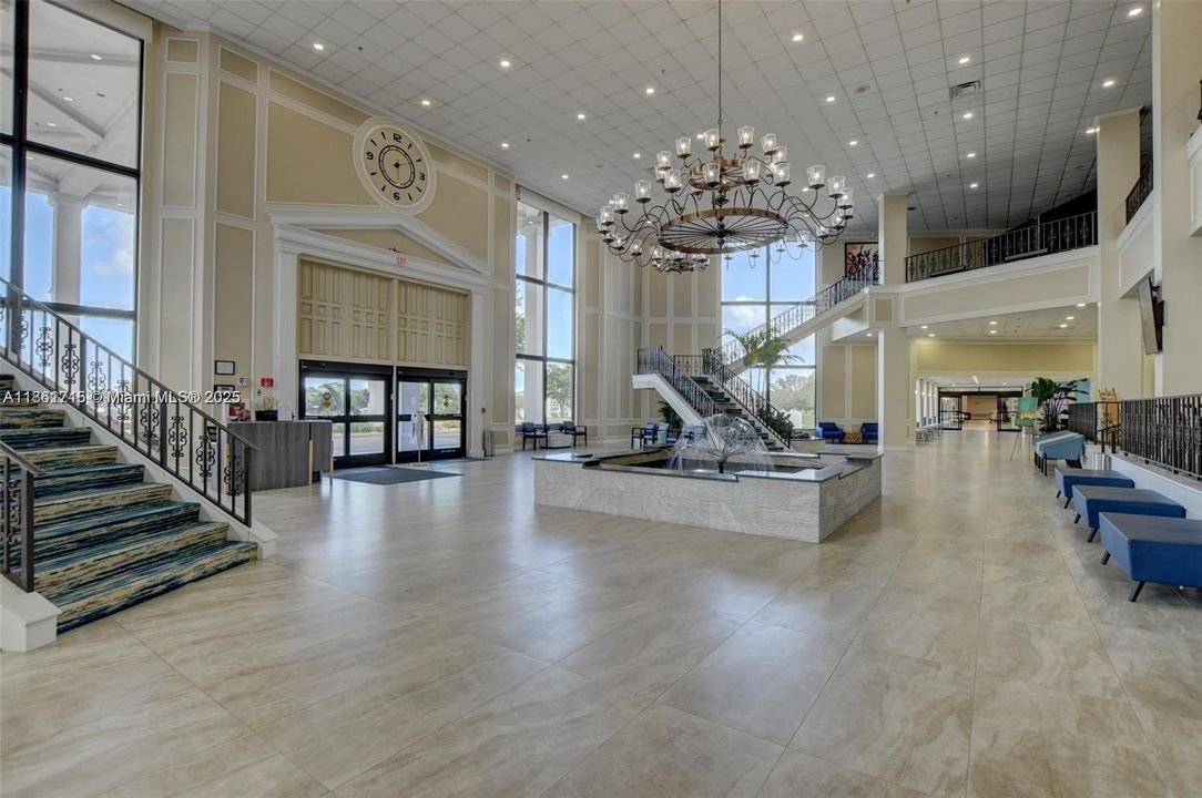 合同活跃: $135,000 (2 贝兹, 1 浴室, 820 平方英尺)