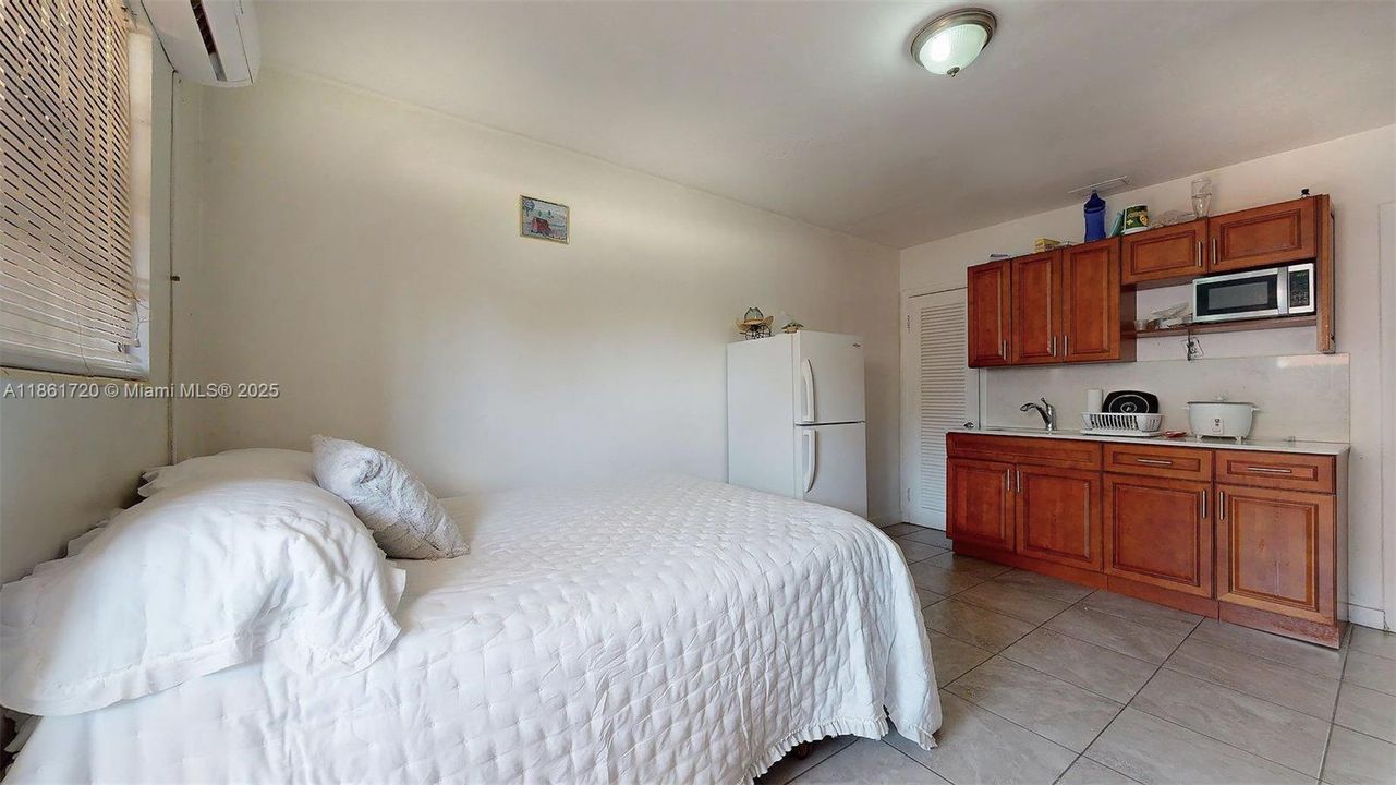 合同活跃: $599,999 (3 贝兹, 2 浴室, 1690 平方英尺)