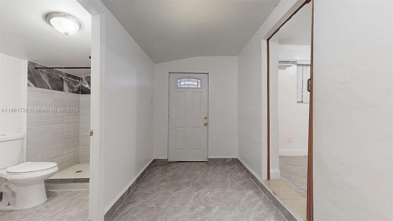 合同活跃: $599,999 (3 贝兹, 2 浴室, 1690 平方英尺)