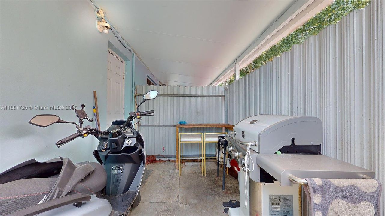 合同活跃: $599,999 (3 贝兹, 2 浴室, 1690 平方英尺)