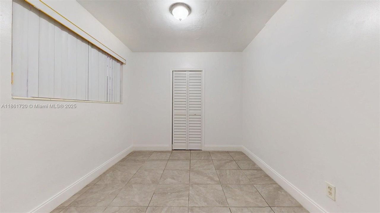 合同活跃: $599,999 (3 贝兹, 2 浴室, 1690 平方英尺)