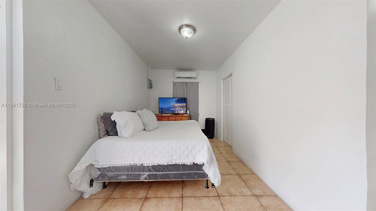 合同活跃: $599,999 (3 贝兹, 2 浴室, 1690 平方英尺)