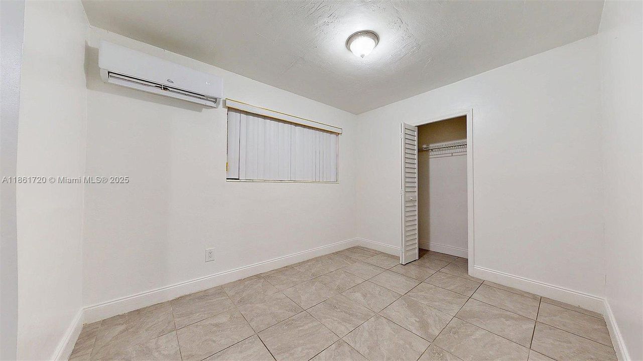 合同活跃: $599,999 (3 贝兹, 2 浴室, 1690 平方英尺)