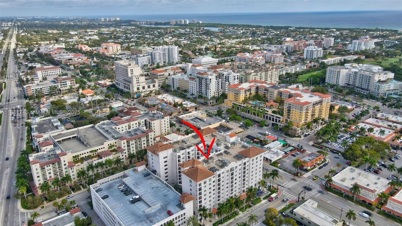 Active With Contract: $339,000 (1 beds, 1 baths, 672 Square Feet)