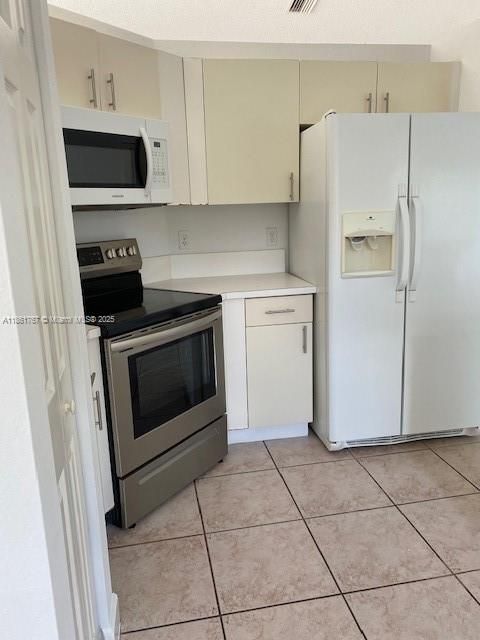 Activo con contrato: $750,000 (3 camas, 2 baños, 1503 Pies cuadrados)