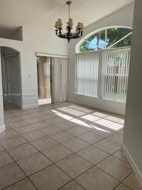 Activo con contrato: $750,000 (3 camas, 2 baños, 1503 Pies cuadrados)