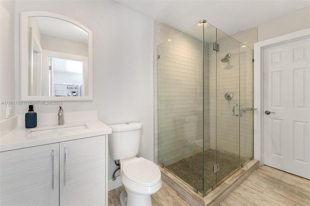 待售: $3,500,000 (5 贝兹, 4 浴室, 3599 平方英尺)