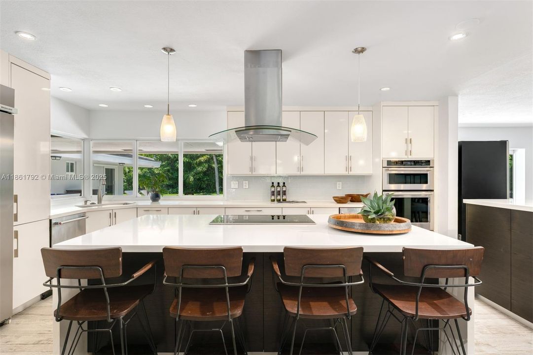 待售: $3,500,000 (5 贝兹, 4 浴室, 3599 平方英尺)