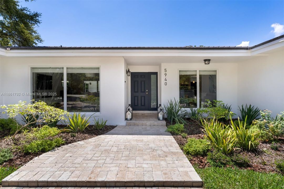 待售: $3,500,000 (5 贝兹, 4 浴室, 3599 平方英尺)