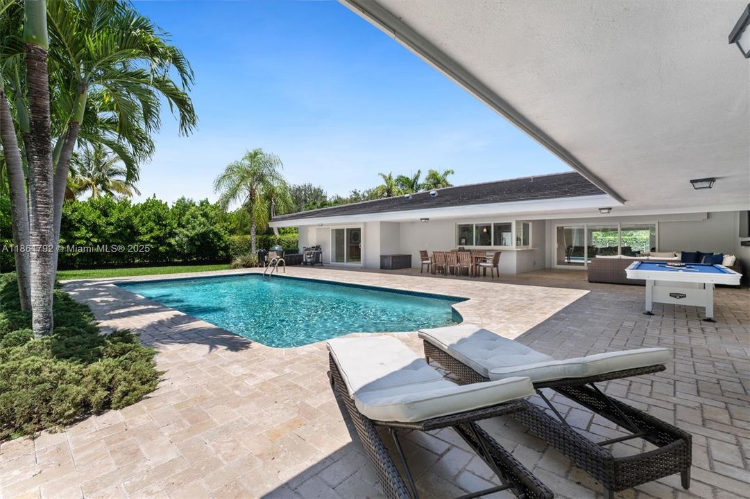 待售: $3,500,000 (5 贝兹, 4 浴室, 3599 平方英尺)