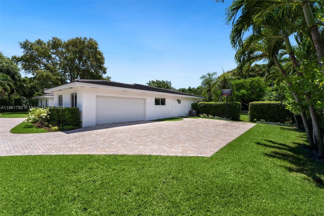 待售: $3,500,000 (5 贝兹, 4 浴室, 3599 平方英尺)