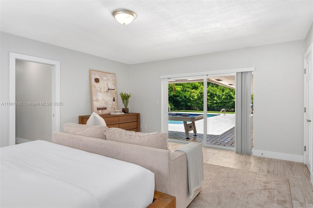 待售: $3,500,000 (5 贝兹, 4 浴室, 3599 平方英尺)