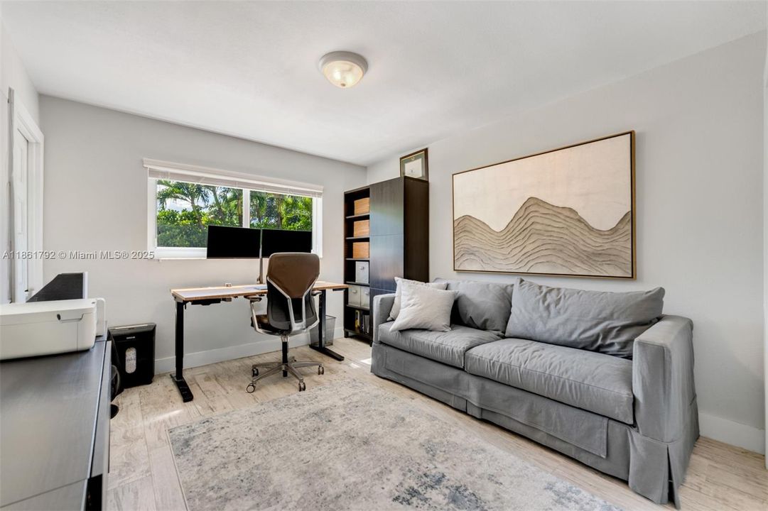 待售: $3,500,000 (5 贝兹, 4 浴室, 3599 平方英尺)