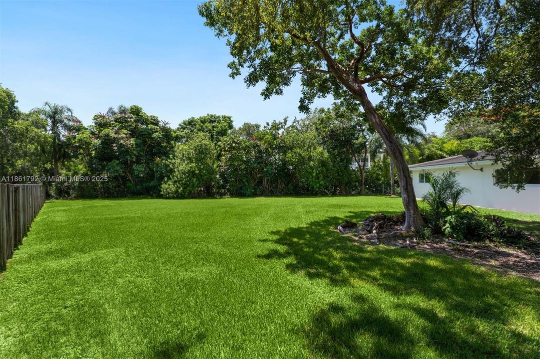 待售: $3,500,000 (5 贝兹, 4 浴室, 3599 平方英尺)