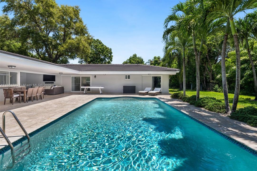 待售: $3,500,000 (5 贝兹, 4 浴室, 3599 平方英尺)