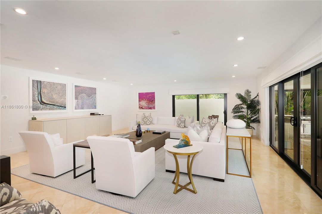 В аренду: $25,000 (5 спален, 4 ванн, 5128 Квадратных фут)