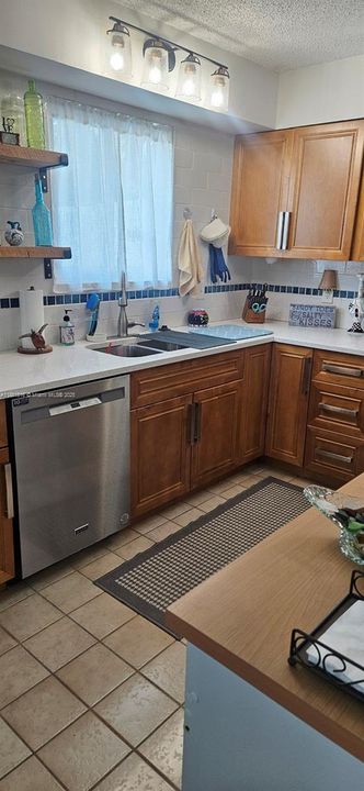 待售: $389,900 (2 贝兹, 2 浴室, 1302 平方英尺)