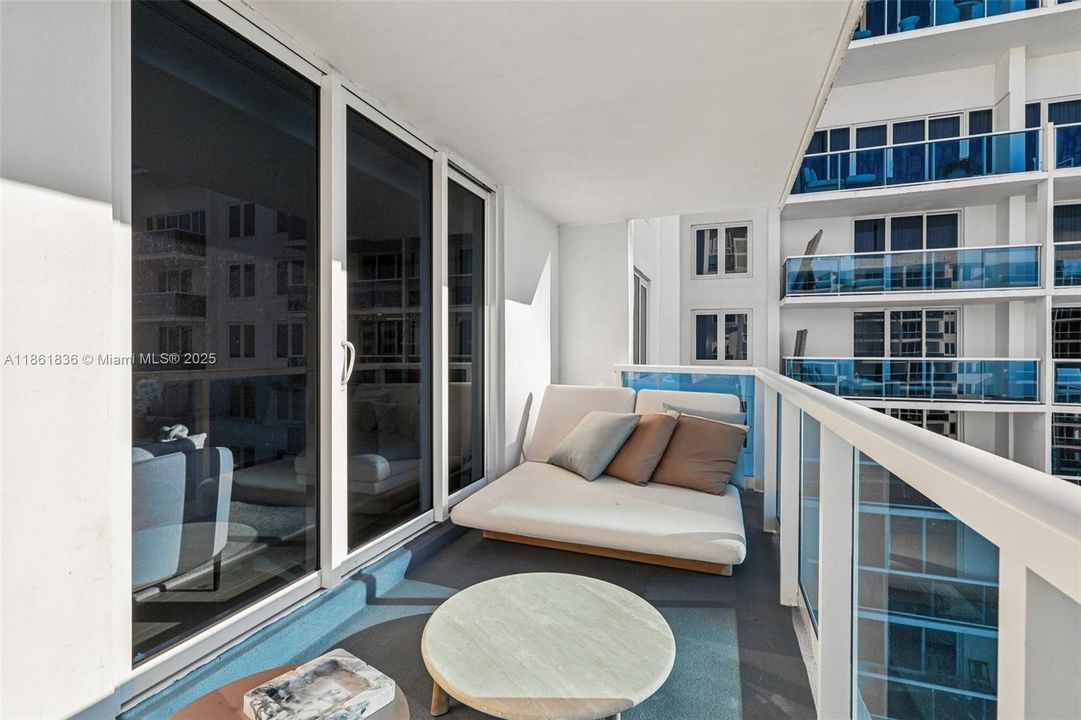 На продажу: $6,300,000 (3 спален, 3 ванн, 2092 Квадратных фут)