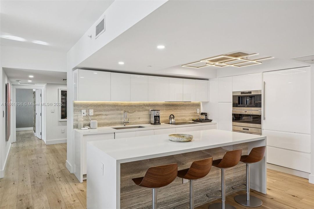 На продажу: $6,300,000 (3 спален, 3 ванн, 2092 Квадратных фут)