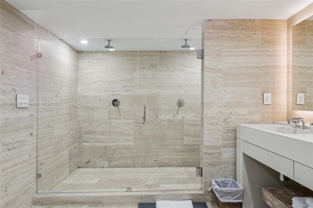 На продажу: $6,300,000 (3 спален, 3 ванн, 2092 Квадратных фут)