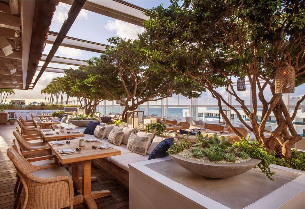 На продажу: $6,300,000 (3 спален, 3 ванн, 2092 Квадратных фут)