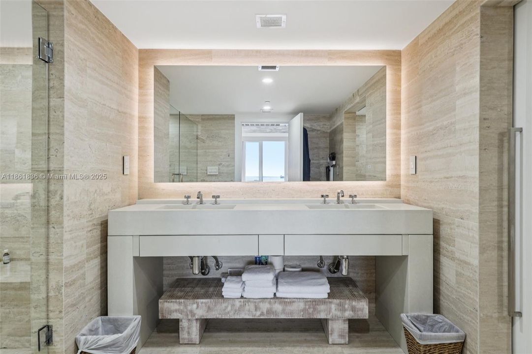 На продажу: $6,300,000 (3 спален, 3 ванн, 2092 Квадратных фут)