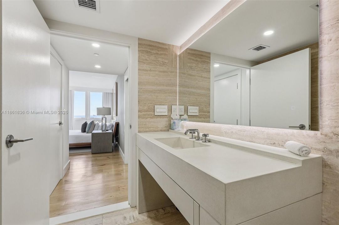 На продажу: $6,300,000 (3 спален, 3 ванн, 2092 Квадратных фут)