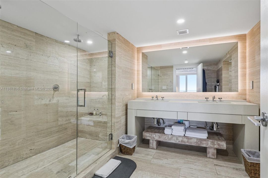 На продажу: $6,300,000 (3 спален, 3 ванн, 2092 Квадратных фут)