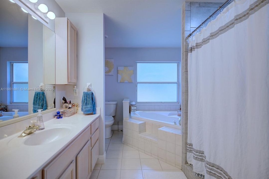 For Sale: $415,000 (4 beds, 2 baths, 2272 Square Feet)