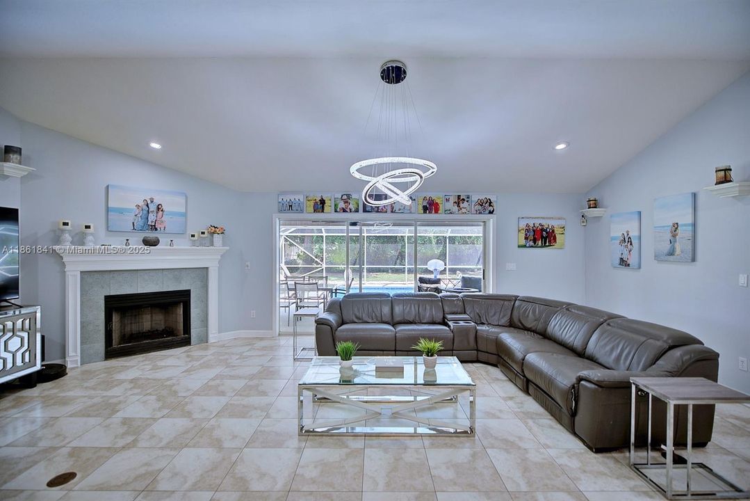 For Sale: $415,000 (4 beds, 2 baths, 2272 Square Feet)