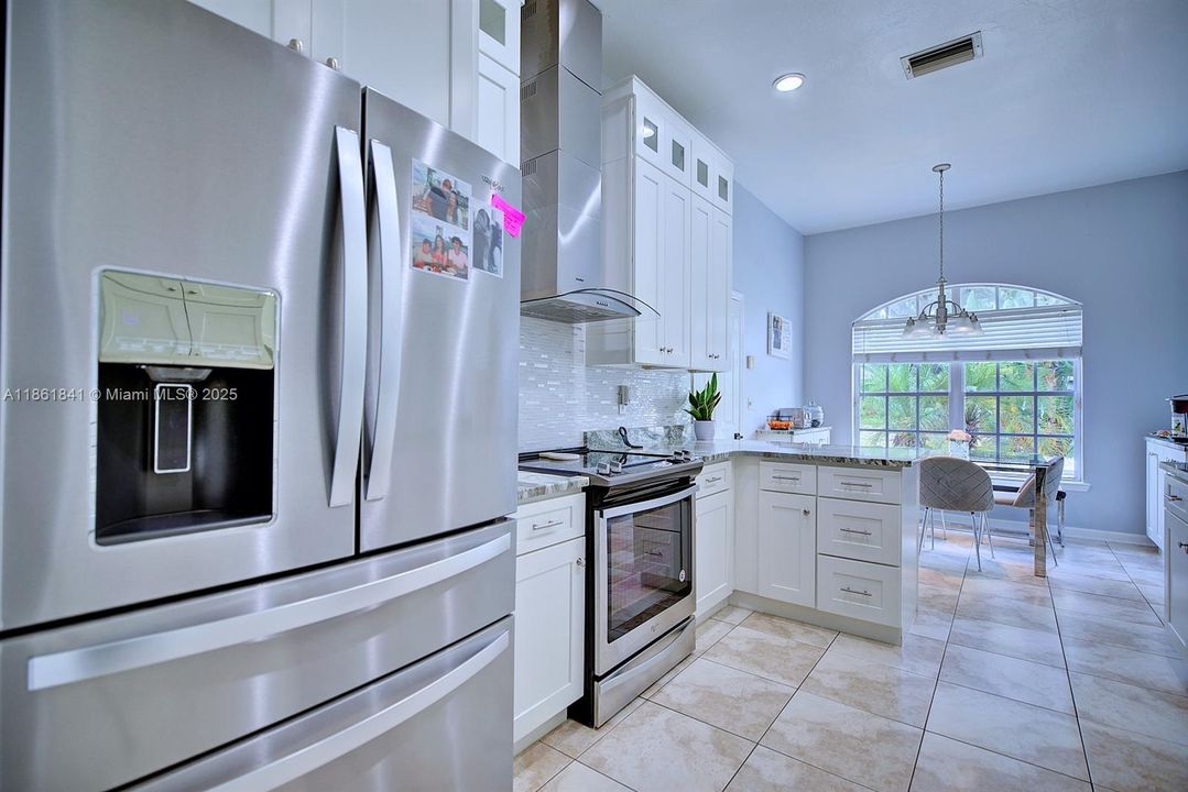 For Sale: $415,000 (4 beds, 2 baths, 2272 Square Feet)