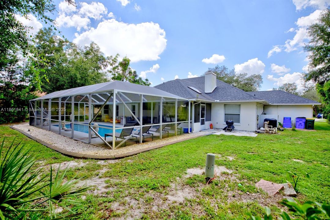 For Sale: $415,000 (4 beds, 2 baths, 2272 Square Feet)