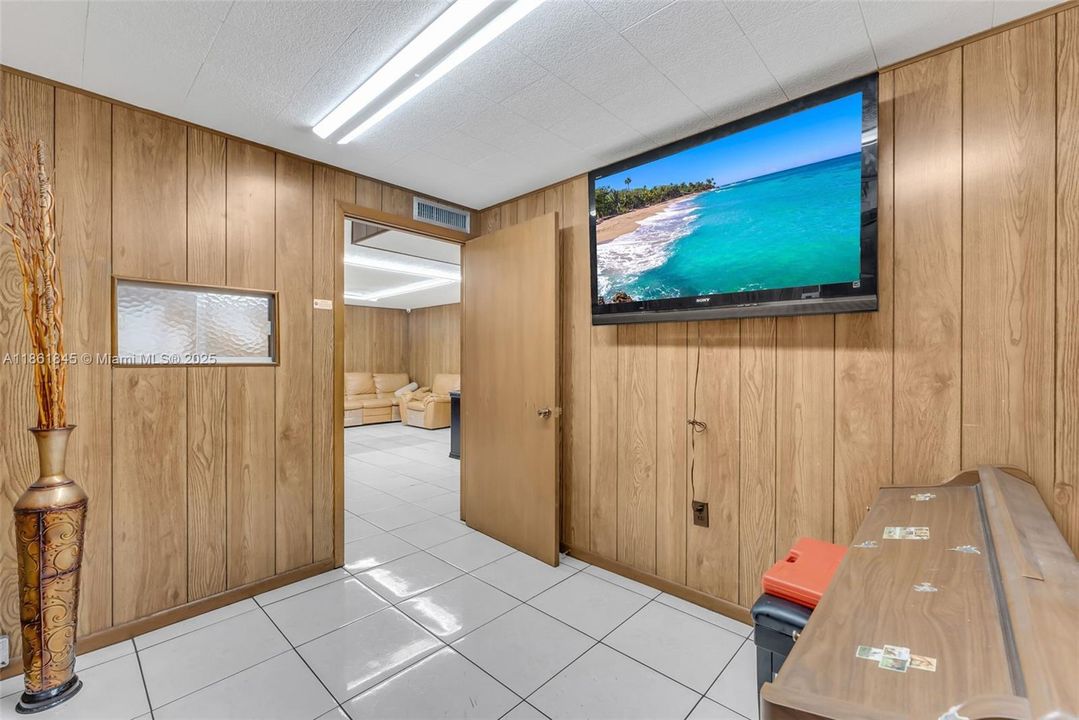 待售: $1,300,000 (0 贝兹, 0 浴室, 0 平方英尺)