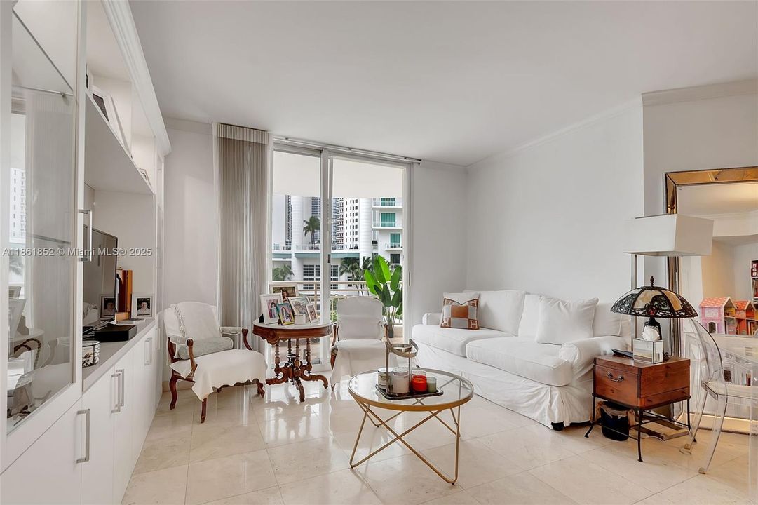 For Sale: $799,000 (2 beds, 2 baths, 1390 Square Feet)