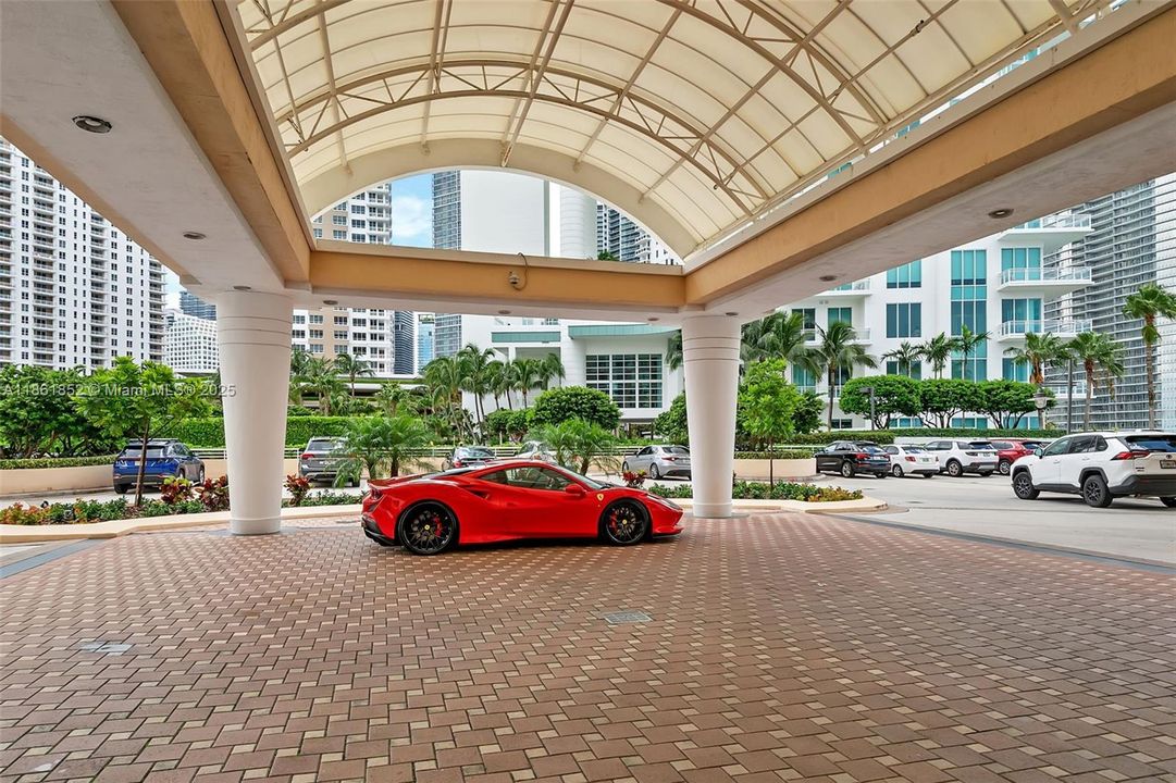 For Sale: $799,000 (2 beds, 2 baths, 1390 Square Feet)