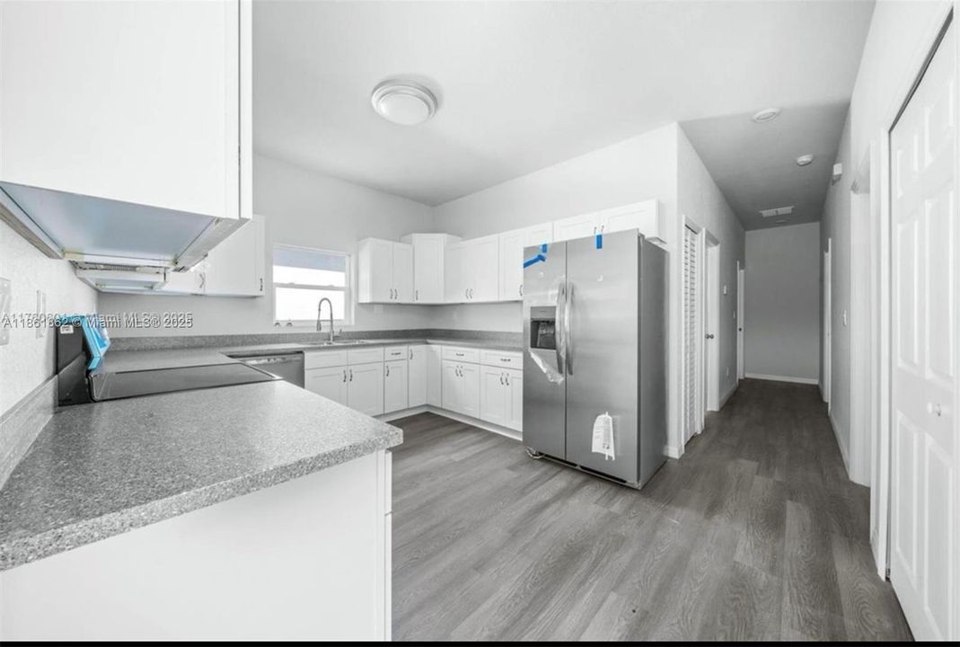 Recientemente alquilado: $1,700 (3 camas, 2 baños, 0 Pies cuadrados)