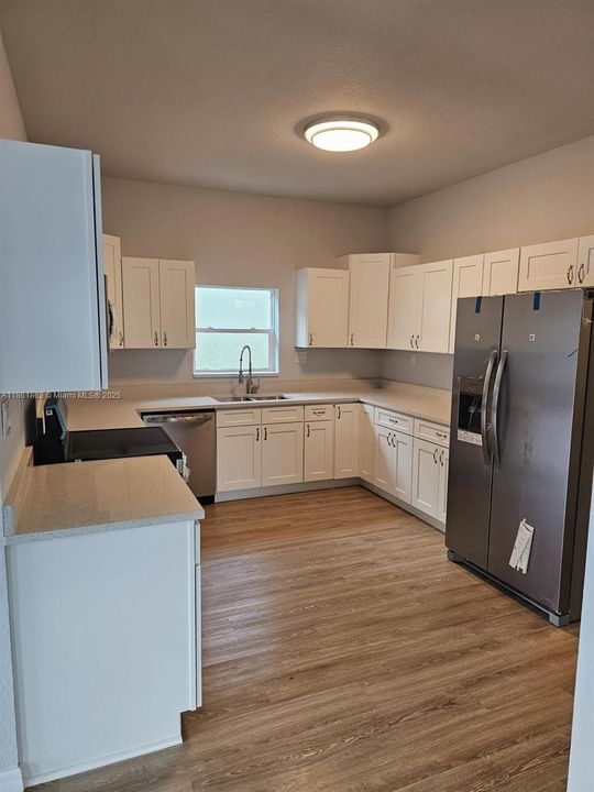 Recientemente alquilado: $1,700 (3 camas, 2 baños, 0 Pies cuadrados)