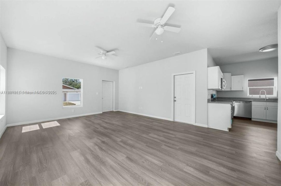 Recientemente alquilado: $1,700 (3 camas, 2 baños, 0 Pies cuadrados)