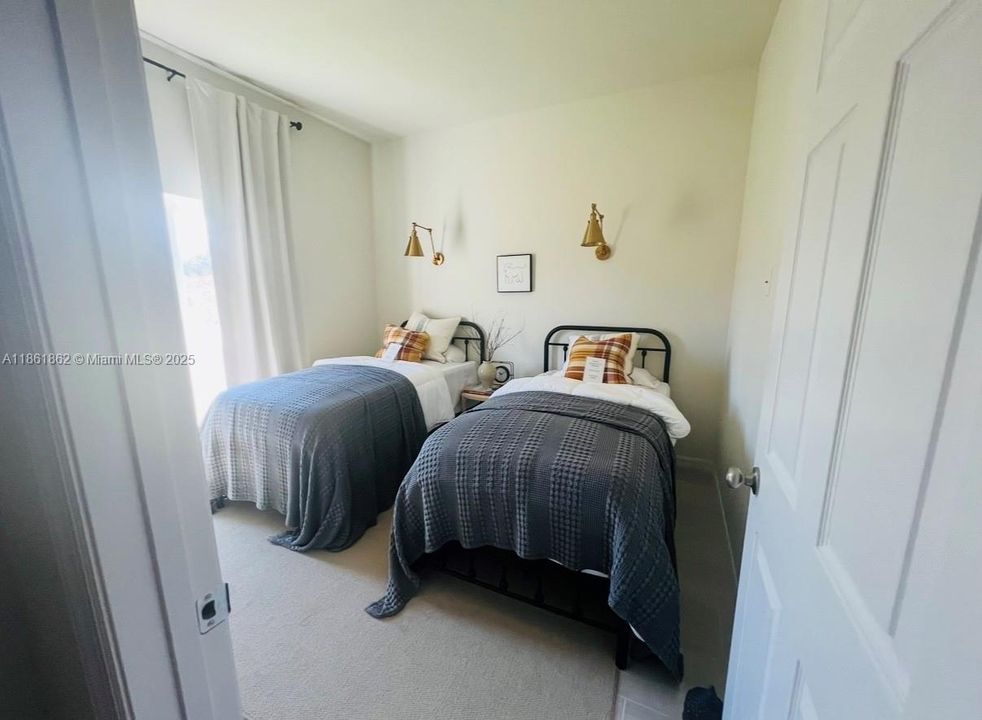 Recientemente alquilado: $1,700 (3 camas, 2 baños, 0 Pies cuadrados)