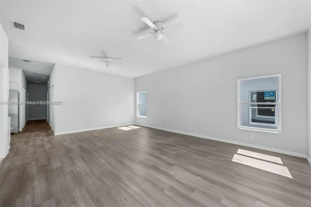 Recientemente alquilado: $1,700 (3 camas, 2 baños, 0 Pies cuadrados)