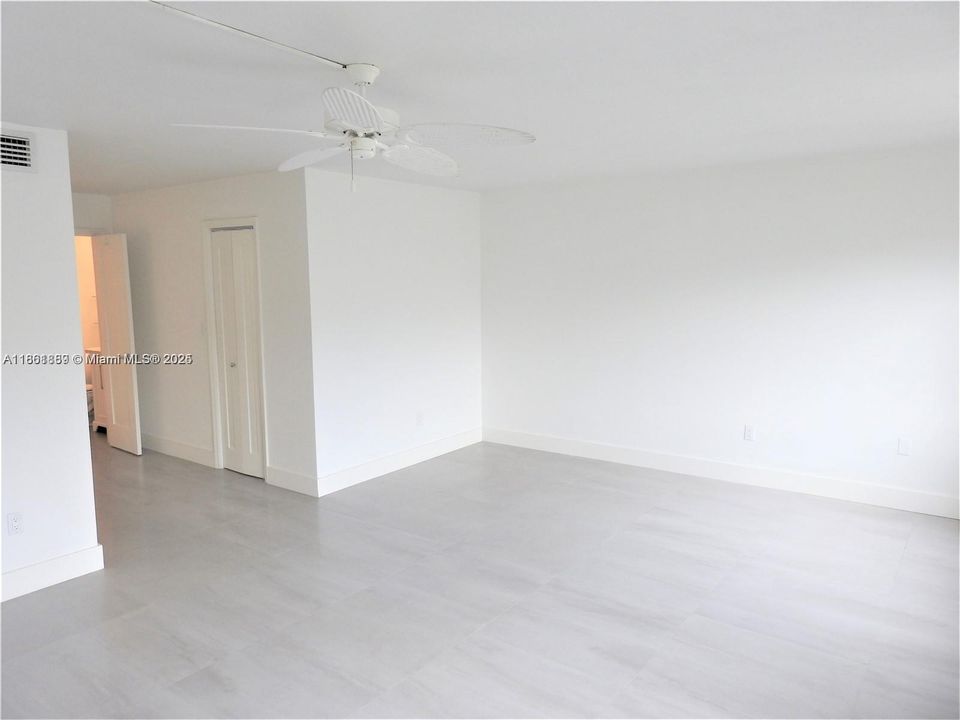 Недавно арендовано: $3,200 (2 спален, 2 ванн, 1592 Квадратных фут)