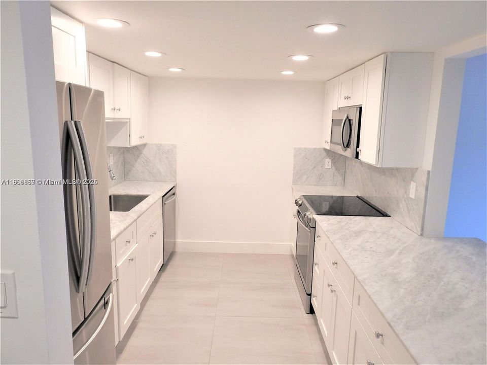 Недавно арендовано: $3,200 (2 спален, 2 ванн, 1592 Квадратных фут)