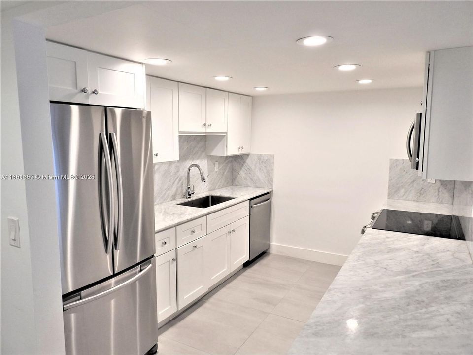 Недавно арендовано: $3,200 (2 спален, 2 ванн, 1592 Квадратных фут)