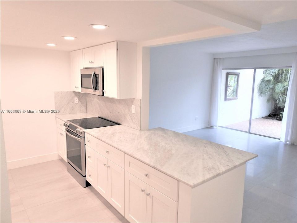 Недавно арендовано: $3,200 (2 спален, 2 ванн, 1592 Квадратных фут)