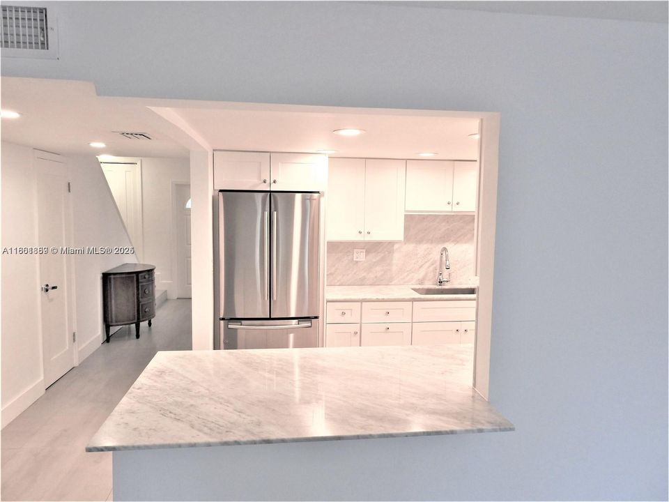 Недавно арендовано: $3,200 (2 спален, 2 ванн, 1592 Квадратных фут)