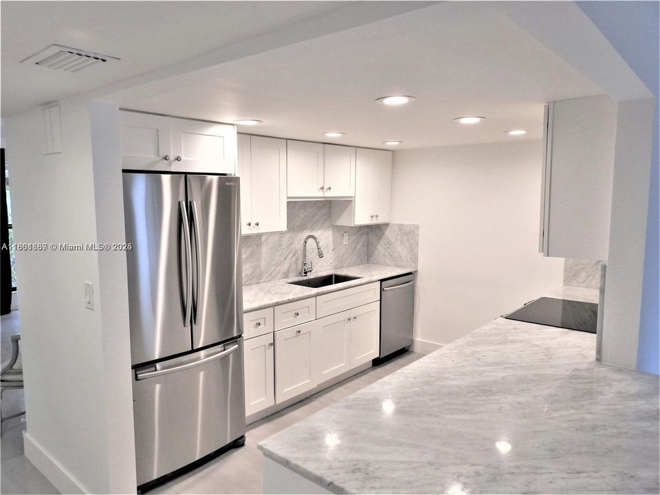 Недавно арендовано: $3,200 (2 спален, 2 ванн, 1592 Квадратных фут)