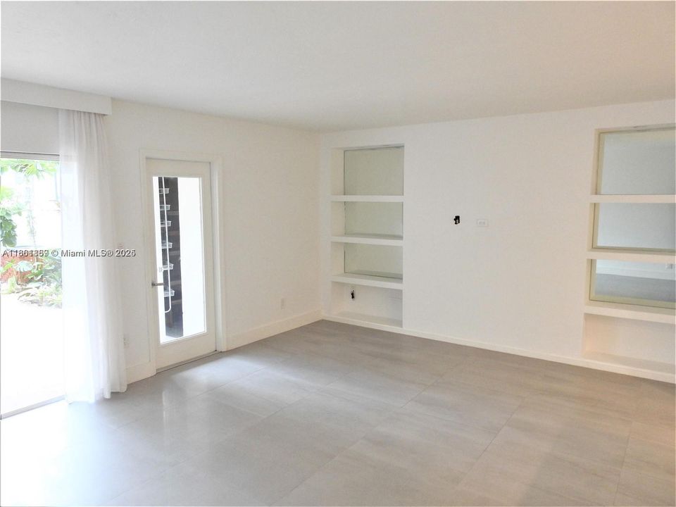 Недавно арендовано: $3,200 (2 спален, 2 ванн, 1592 Квадратных фут)